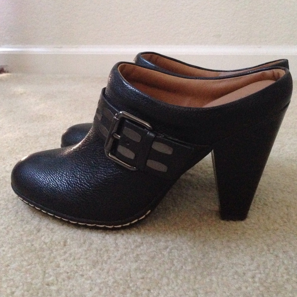 NWOT-Eurosoft slip on mules size 7M